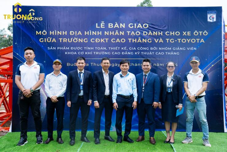 TG-TOYOTA & TRƯỜNG CĐ KỸ THUẬT CAO THẮNG BÀN GIAO SA HÌNH ĐỊA HÌNH